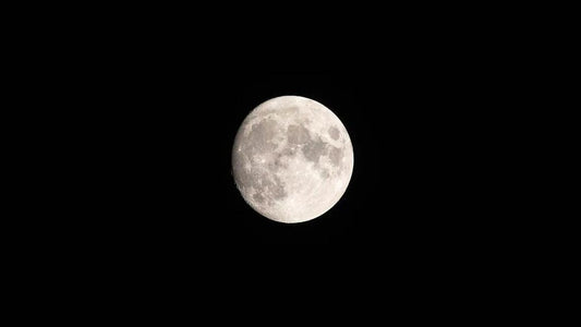 How to See the Spectacular Supermoon Dominate the Night Sky
