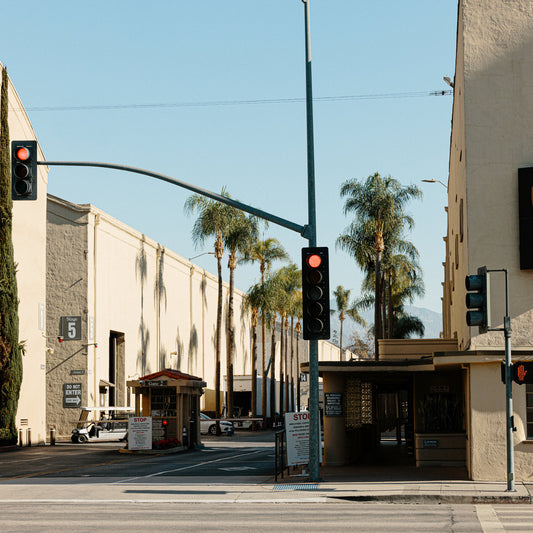 Paramount Plans Bid for Warner Bros. Discovery