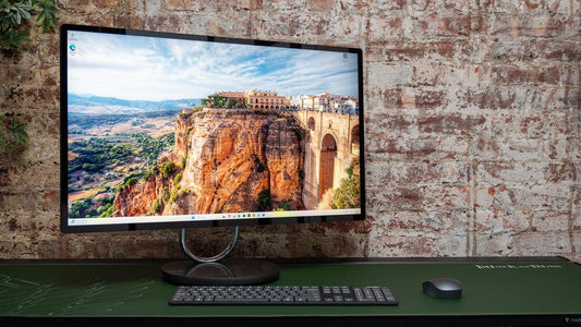 Lenovo Yoga AIO 32i (32ILL19) Desktop Review: An Elegant All-in-One That Runs Into Some Trouble