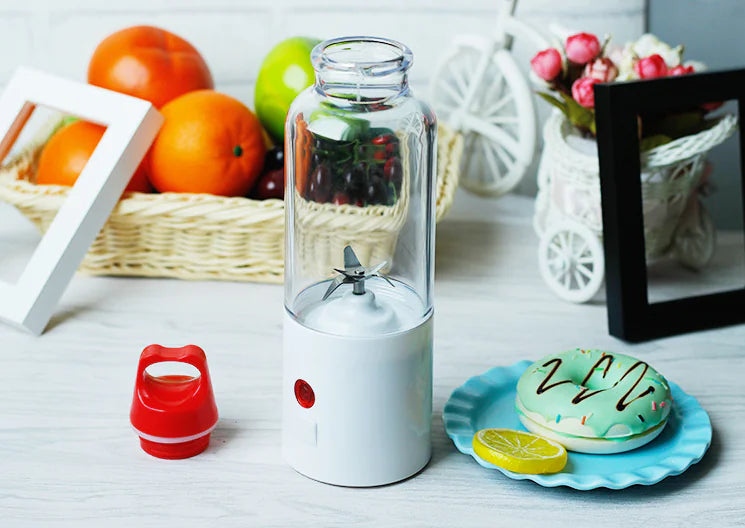 High-Power Portable Juicer Cup with Detachable Lid