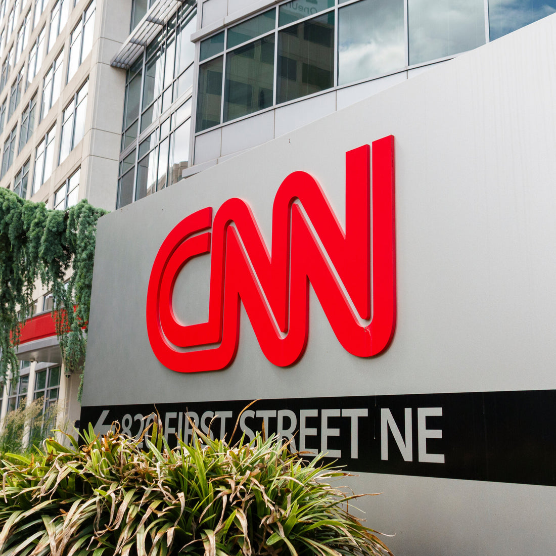 CNN Is Excluded From Netflix’s Warner Bros. Deal for Now