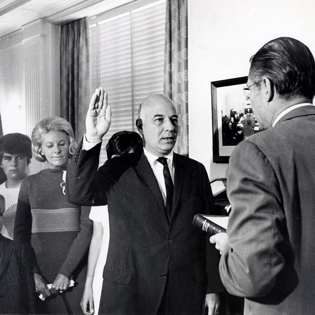 Paul Ignatius, 104, Navy Secretary and Vietnam-Era Defense Official, Dies