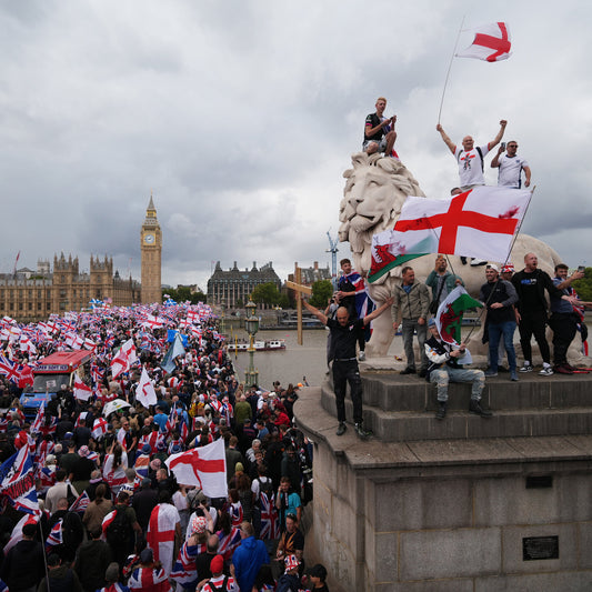 Far-Right Rally in London Draws Huge Crowd and a Counterprotest