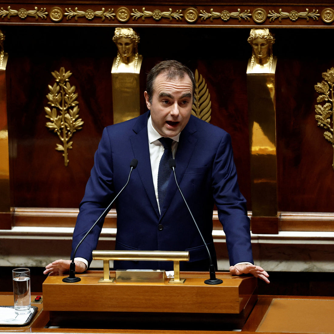 France’s Government Survives No-Confidence Vote