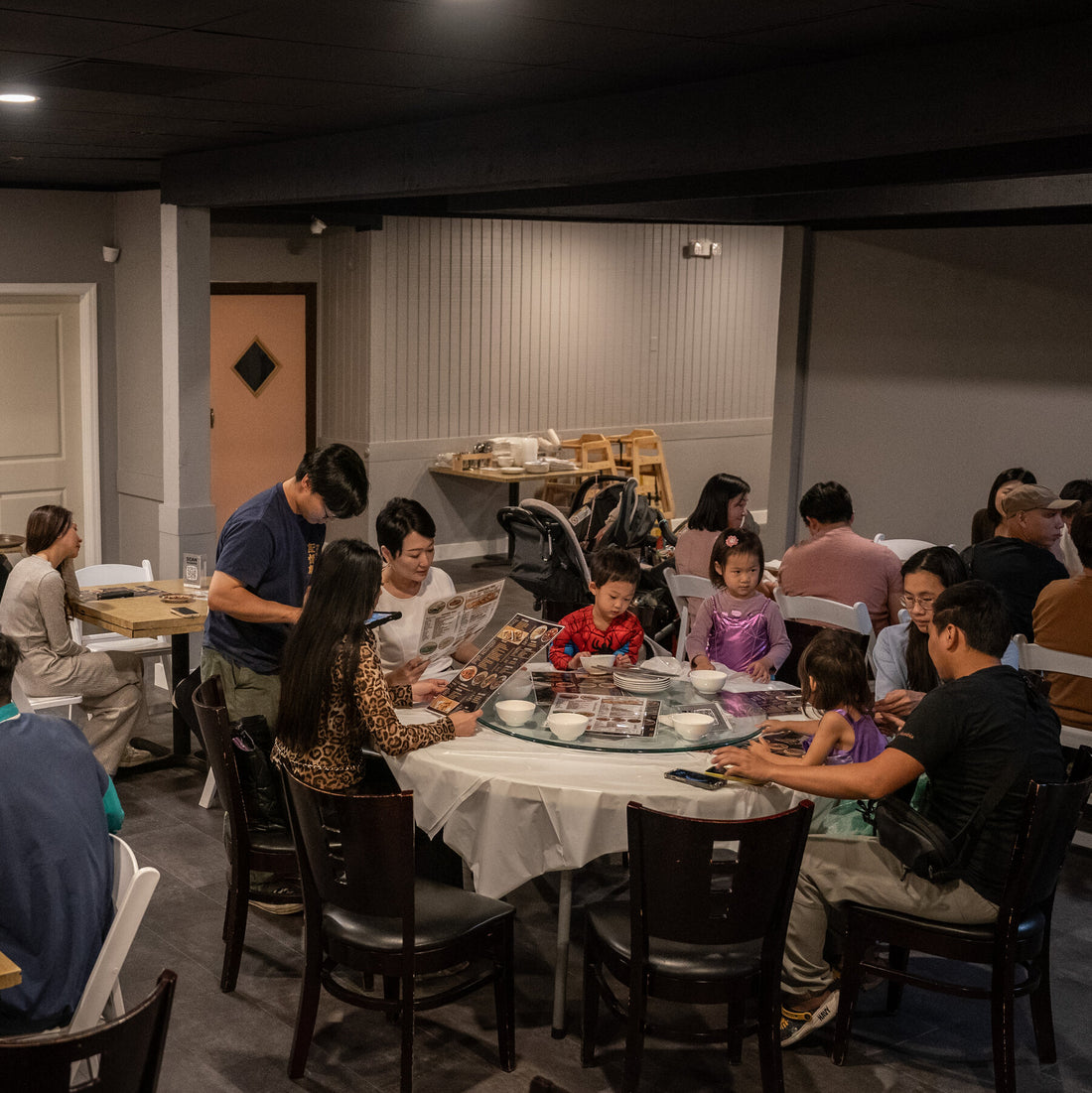 In Arizona Desert, Taiwanese Families Create Community and Build a Factory