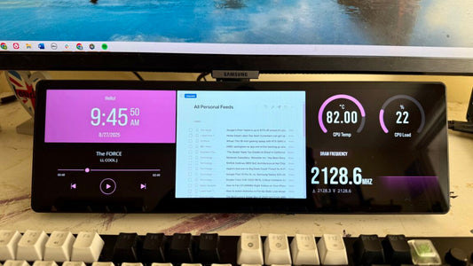 Corsair’s PC-dockable screen helped me monitor my PC components and news feeds