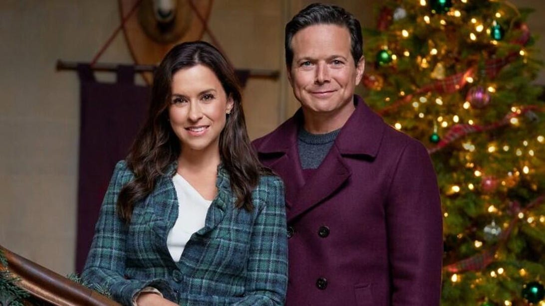 Hallmark Left Peacock, but I Found a Way to Stream All the Holiday Romance, and It's Free