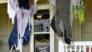 5 Unhinged Halloween Decorations That Will Definitely Keep the Neighbors Talking