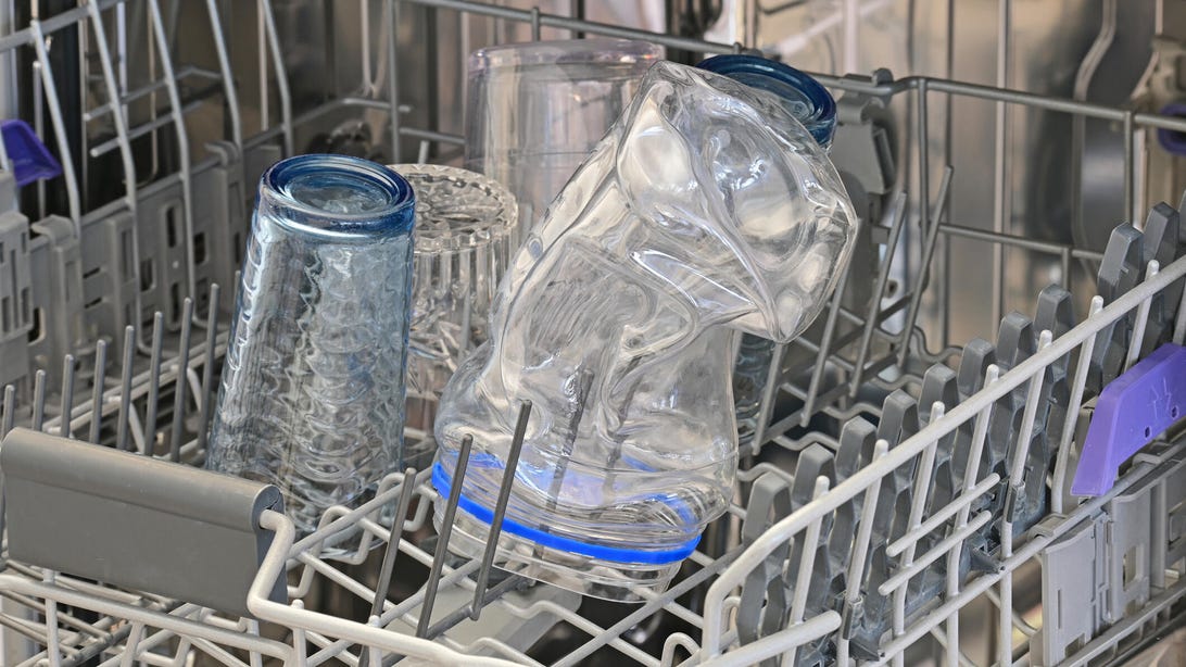 You're Better Off Putting These 11 Items in the Trash Than the Dishwasher