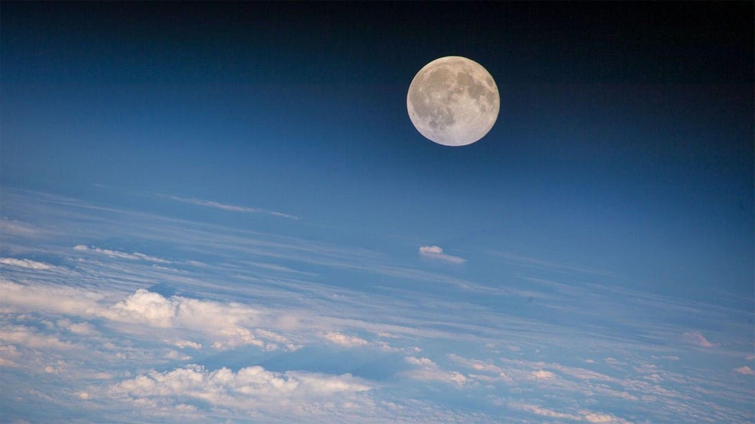 The Final Supermoon of 2025 Is This Week. When to See the Cold Moon