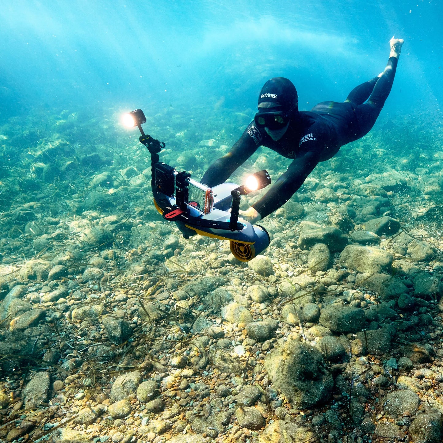 H1 Smart Waterproof Phone Case by Sublue Underwater Scooter
