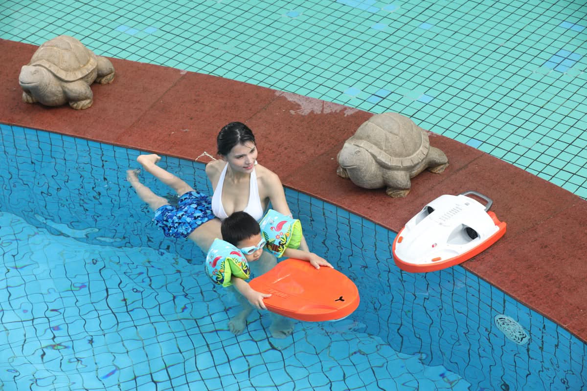 Swii by Sublue Underwater Scooter