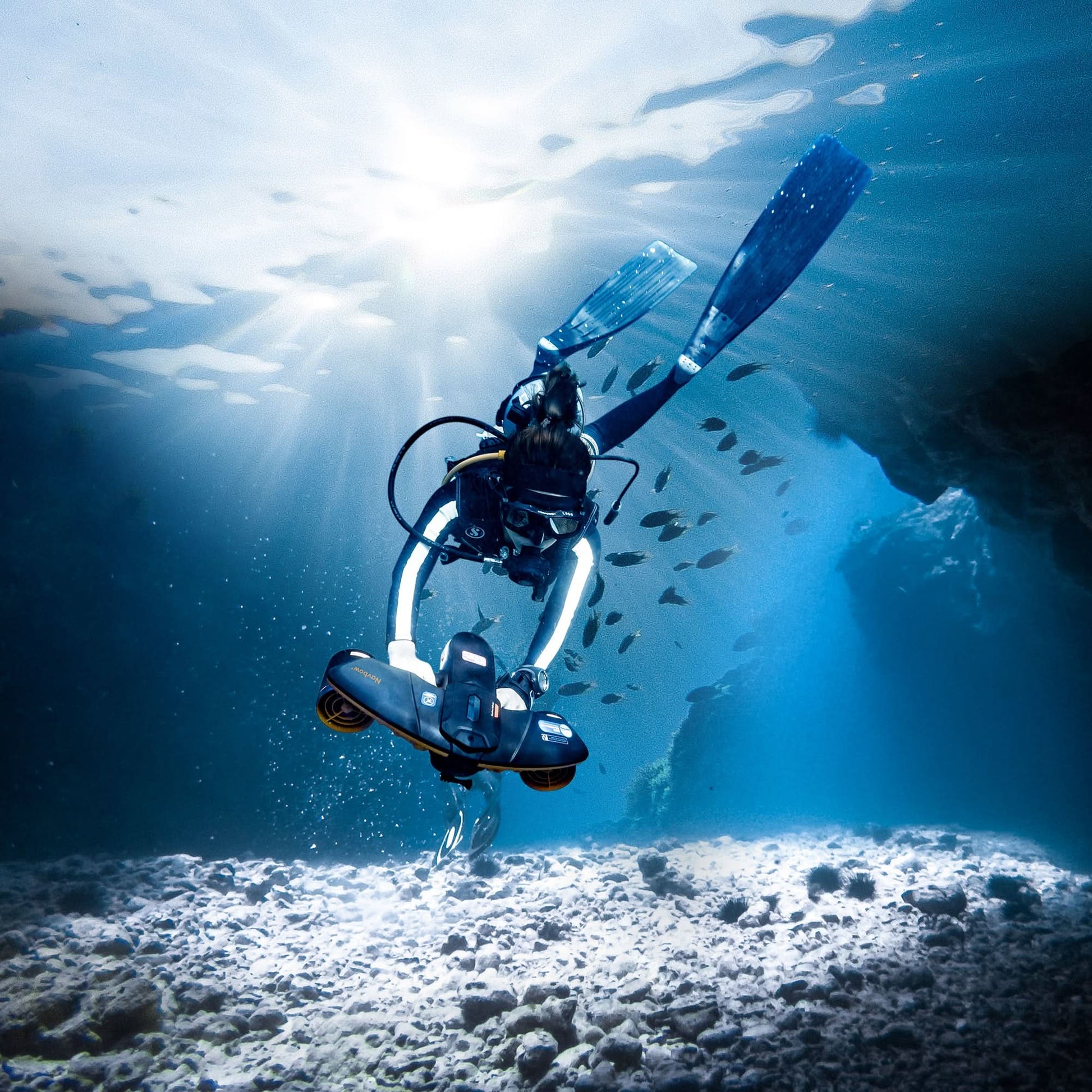 Navbow+ by Sublue Underwater Scooter