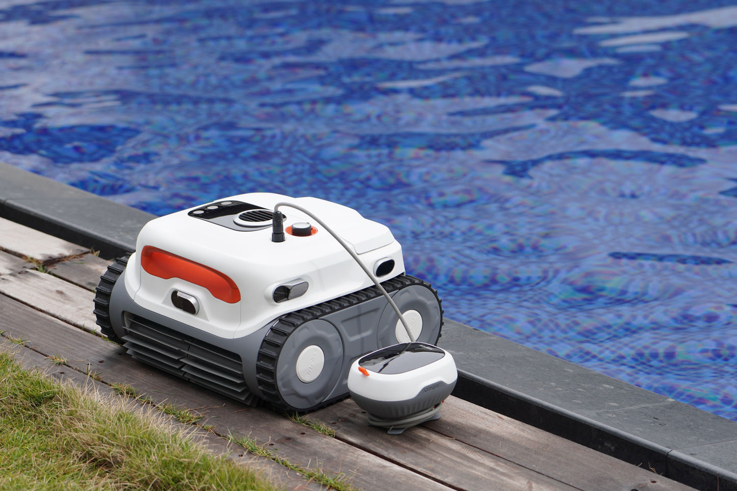 BN Pro Robotic Pool Cleaner by Sublue Underwater Scooter