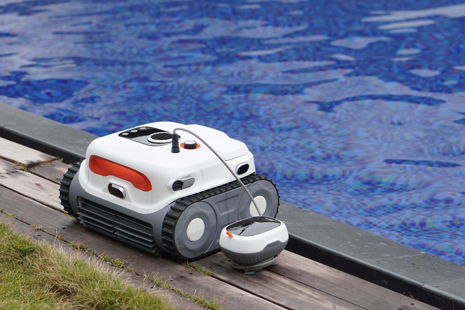 BN Pro Robotic Pool Cleaner by Sublue Underwater Scooter