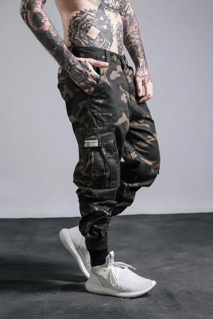 Men's Streetwear Camouflage Cargo Pants in Loose Fit