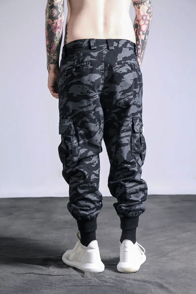 Men's Streetwear Camouflage Cargo Pants in Loose Fit