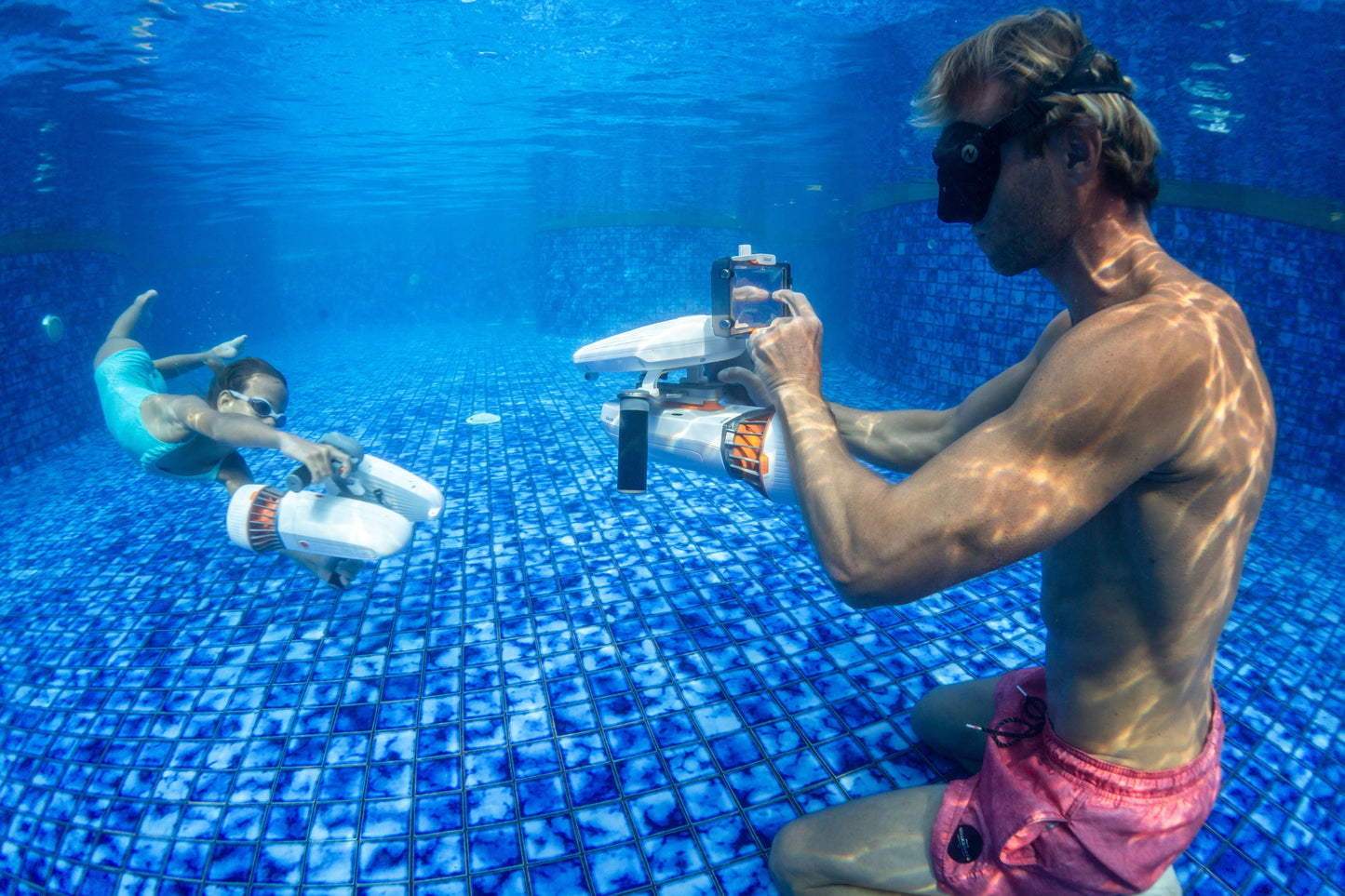 H1+ Smart Waterproof Phone Case by Sublue Underwater Scooter