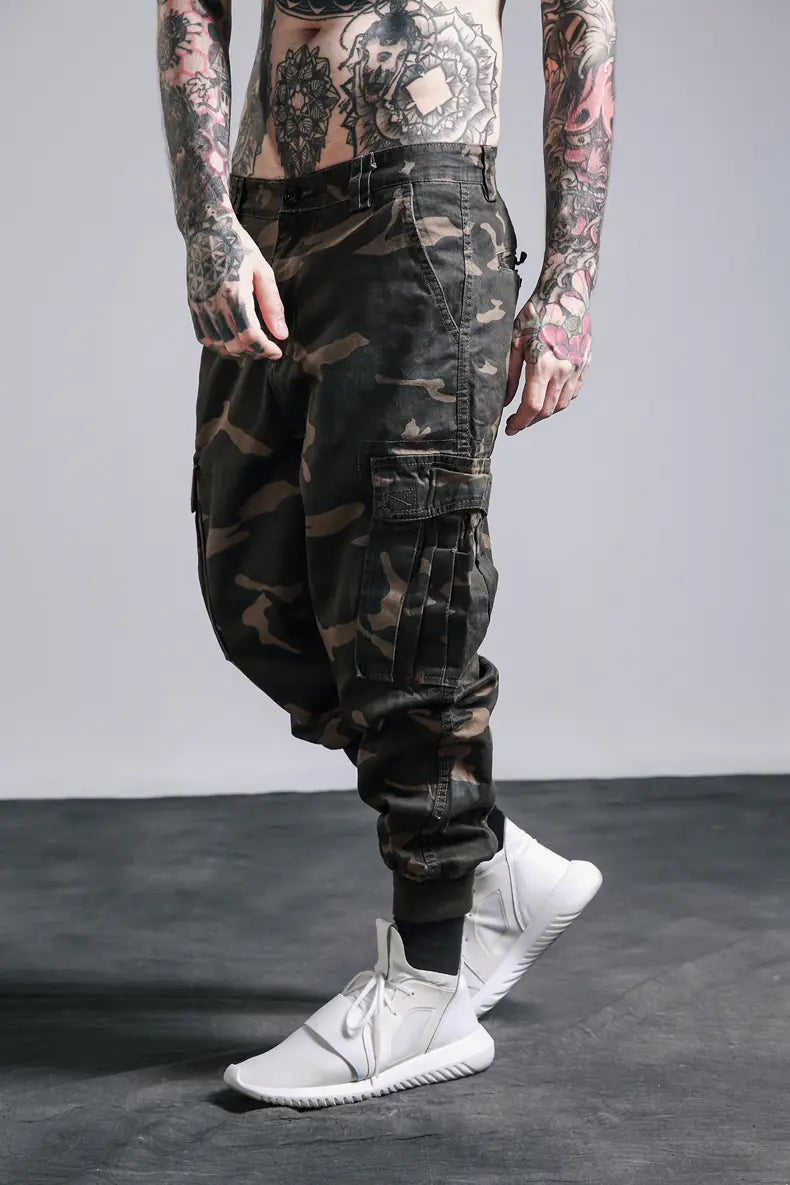 Men's Streetwear Camouflage Cargo Pants in Loose Fit