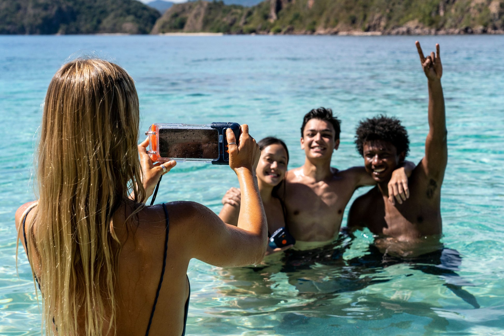 H1+ Smart Waterproof Phone Case by Sublue Underwater Scooter