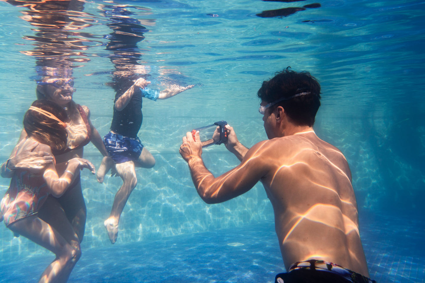 H1+ Smart Waterproof Phone Case by Sublue Underwater Scooter