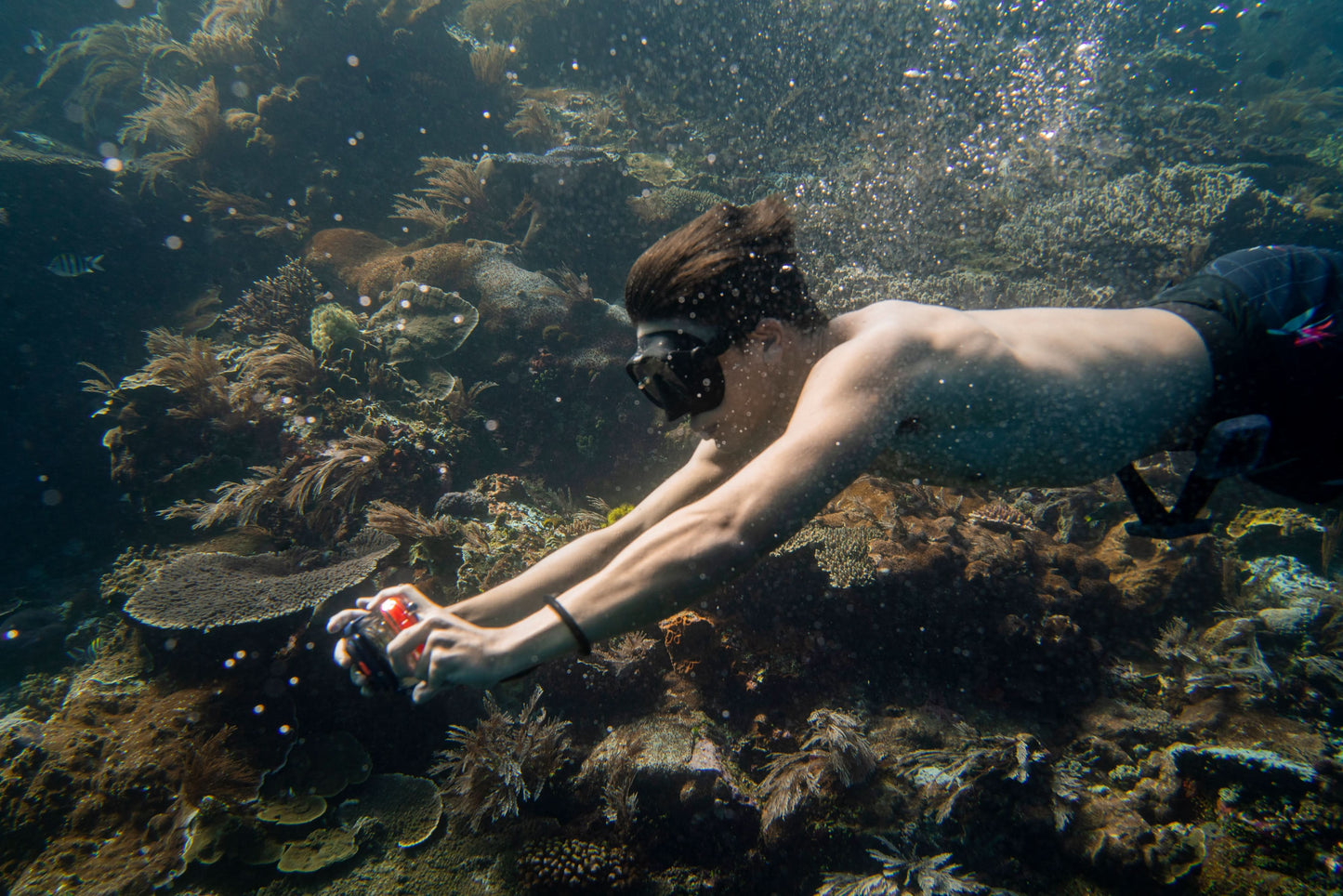 H1+ Smart Waterproof Phone Case by Sublue Underwater Scooter