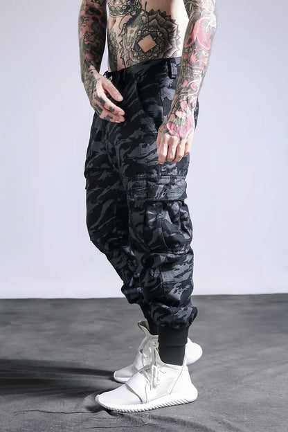 Men's Streetwear Camouflage Cargo Pants in Loose Fit